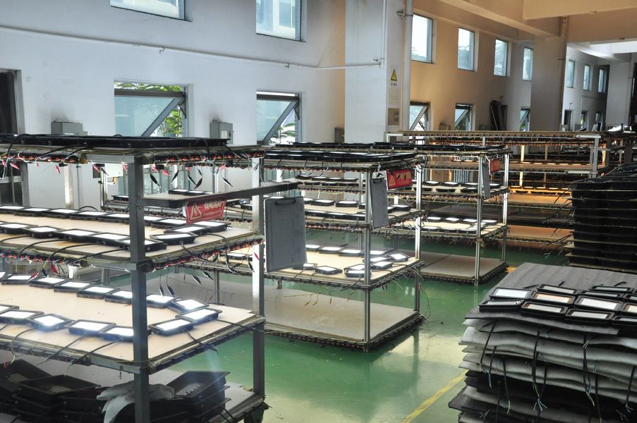 Shenzhen Snetop Technology Co., Ltd linia produkcyjna producenta